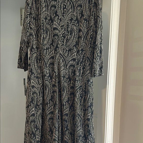 Tahari Black and Gold Dress - Picture 5 of 8